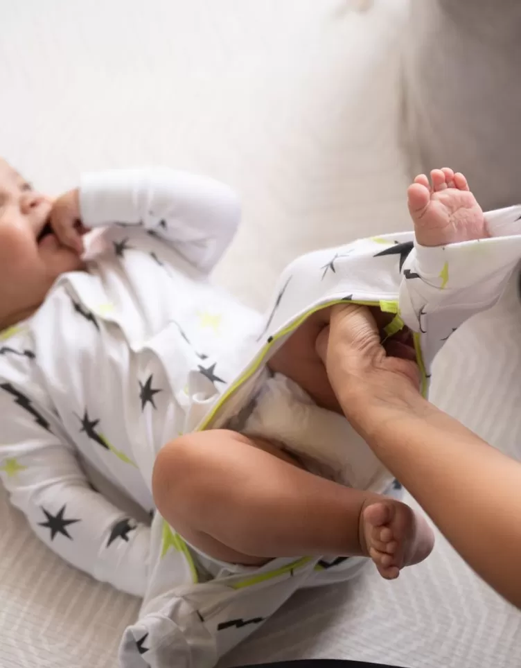 Seraphine Dors-bien en coton bio à fermeture facile et bavoir | < CARIPOD™ | Cadeau Bébé